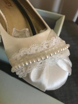 Ivory size 5 wedding shoes