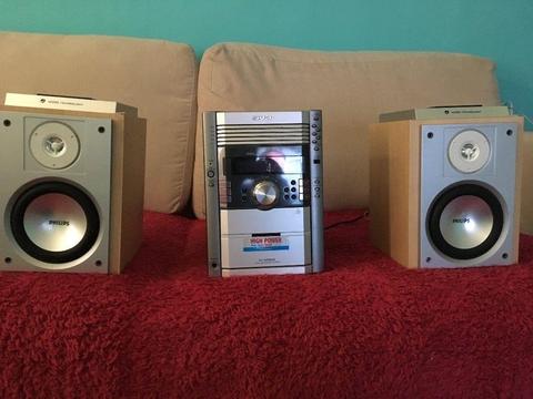 5 disc hifi with built in subs