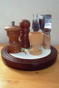 Wood egg cup,salt-pepper pot-grinder,4 cheese implements,trivet-cheese board-wall plaque.£4 ovno lot