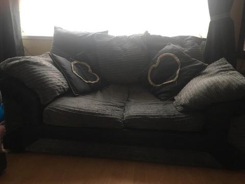 3&2 seater settee free to collector on Thursday