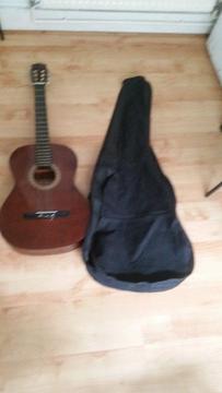 Hokada Classical Guitar Model Number 3158 come With Carry Case full size