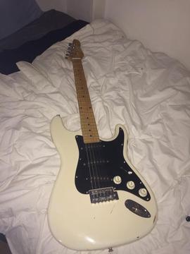 Peavey electric guitar (stratocaster copy)