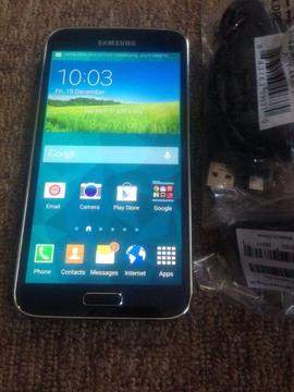 Samsung Galaxy S5 16gb White/black UNLOCKED