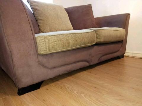 2 seater sofa in excellent condition