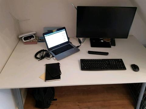 Desk ikea Thyge