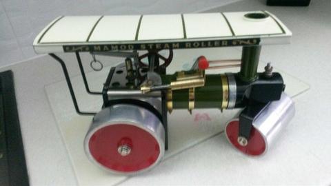 Mamod steam engine very good condition open to offers?