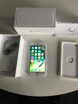 iPhone 6 Silver 16gb Unlocked with box and charger