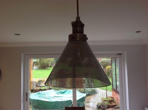 Glass pendant light fitting