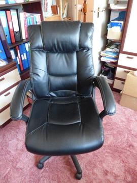 Serene black executive chair