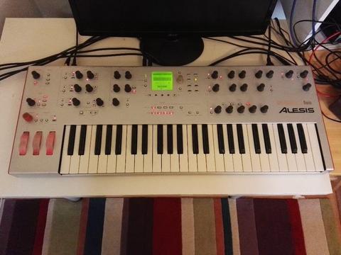Alesis Ion - Virtual Analogue Synthesizer. 3 Oscillator, 8 note poly
