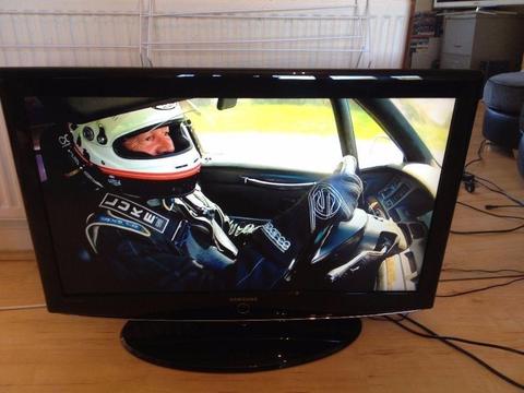 40 Samsung LCD builtin Freeview with Remote control in good condition