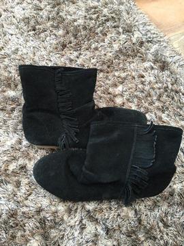 Uk Ladies Size 5 Black Suede leather Ankle boots with side fringe. Excellent condition. £4.75. C