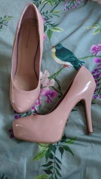 Size 6 woman's high heel shoes