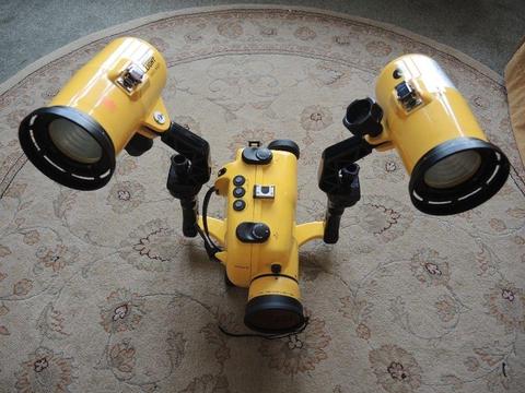 SWAP SONY WATERPROOF UNDERWATER SCUBA VIDEO ACCESSORIES 2 FLOODLIGHTS 1 CAMCORDER CASE AS NEW RARE