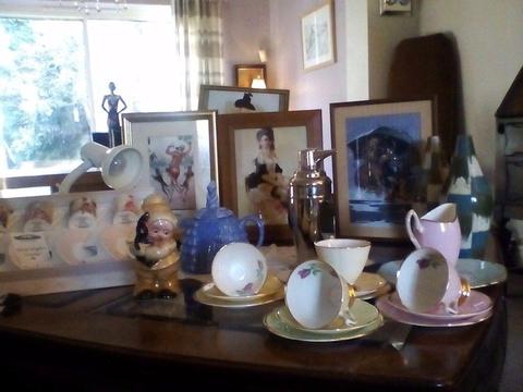 Antiques and collectables job lot