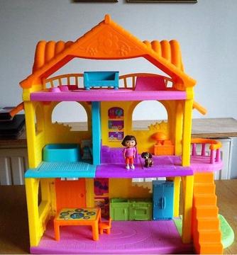 Dora the Explorer / Doll Playhouse with Dora and Accessories