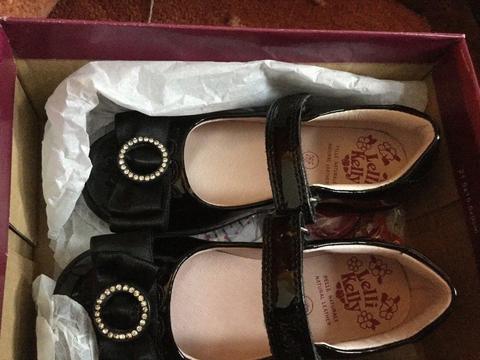 Lilly Kelly black