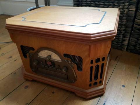 Steepletone Old Style Record Player - excellent condition and in full working order