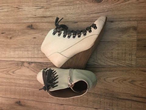 Carvela shoes/boots/wedge size 5