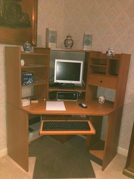 Computer corner desk