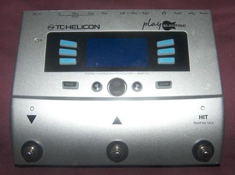 TC-Helicon / TC Helicon Play Electric Vocal and Guitar Multi-FX Processor , Vocalist
