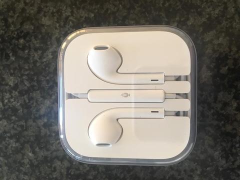 Apple EarPods NEW!!!
