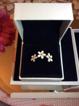 Genuine Pandora Triple Daisy Ring S925 ALE