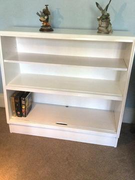 White Vintage/Retro Solid Wood Bookcase 1 Fixed 2 Adjustable ShelvesH33in/84cmW36in/91cmD13in/33cm