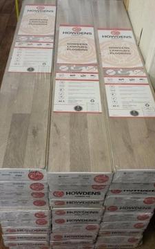 HOWDENS GREY WOOD EFFECT LAMINATE FLOORING(price per square metre)