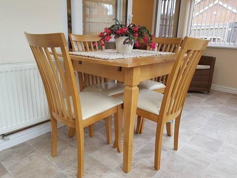 Julian Bowen Newbury Extending Dining Table and 4 chairs