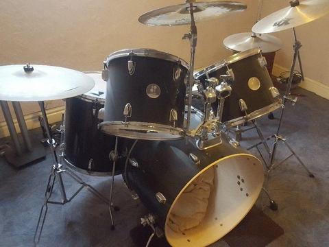 Sonor drum kit inc. Cymbals and extras being sold due to a clear out. Also a flats practice kit
