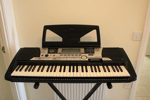 Yamaha PSR550 Keyboard