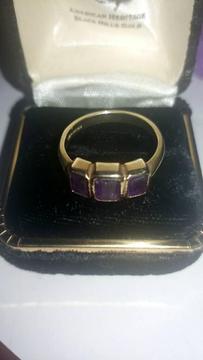 Stunning solid 9ct yellow gold amethyst trilogy ring size Q.5