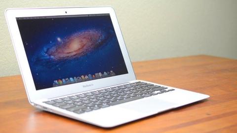 13' Apple MacBook Air 1.7Ghz i5 4Gb Ram 128GB SSD Final Cut Pro X Davinci Resolve Microsoft Office