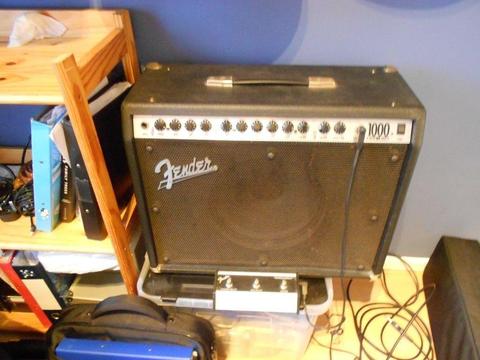 fender amp,complete with footswitch