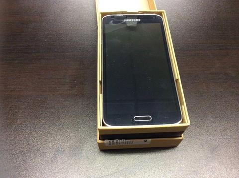 Samsung galaxy s5 unlocked good condition with warranty and accessories
