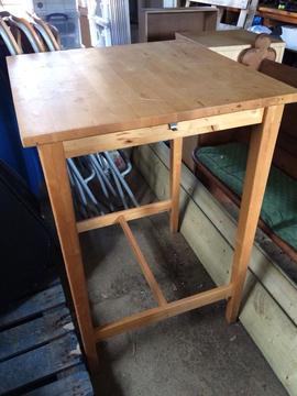 Bar table & 3 folding stools