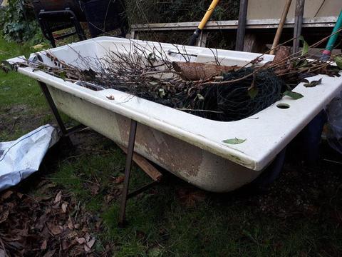 Free bath - useful for a raised veg bed / water trough?