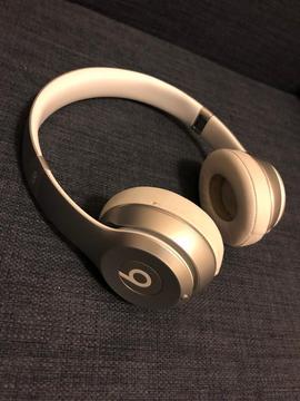 Beats Solo3 Wireless Headphones - Silver