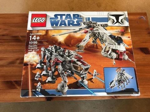 Lego 10195 Republic Drop Ship with AT-OT Walker, USC, Complete, Boxed, very rare and collectible