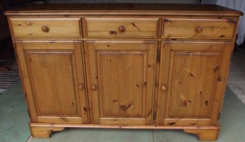 WANTED. Pine Sideboard. 1.5m-1.8m long