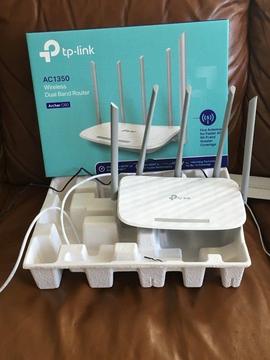 5 Antenna, Wireless Dual Band Router, internet signal booster!