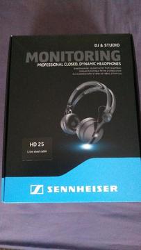 sennheiser headphones hd 25