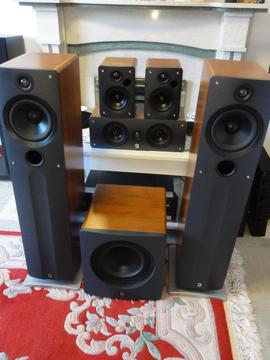 Q Acoustic 6 speakers system all Cabinets are in mint Condition see pics 199.00