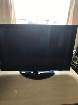 LG TELEVISION 42”