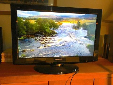 Panasonic TX-L26X20B 26-inch Widescreen HD Ready LCD TV with Freeview,can deliver