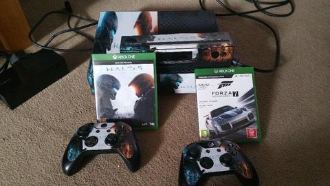 Xbox One + 2 controllers + Kinect + Forza 7 + Halo 5