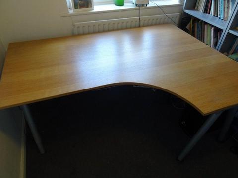 Ikea right-handed desk 160 x 120cm Very good condition. £25
