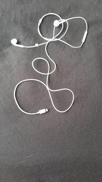 Earphones iphone