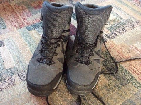 Hi Tec Aysgarth Men's Walking boots, grey, size 11. Fairly new but have been worn a few times